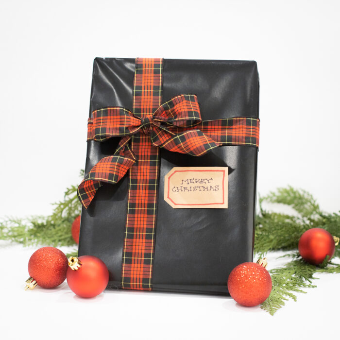 Blank Holiday Kraft Gift Tags In Gift Tag Shape - Image 4