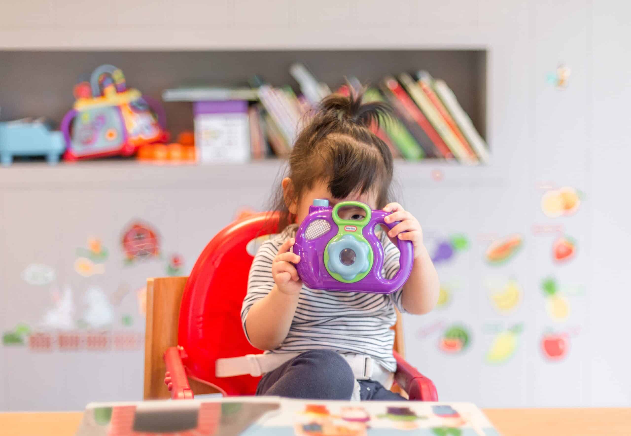 tanaphong-toochinda-GagC07wVvck-unsplash Craft time with kids!